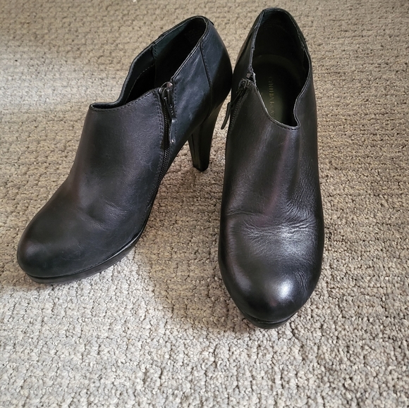 Cute booties - Picture 2 of 3